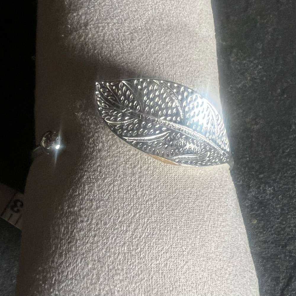 Silver Leaf adjustable bangle - Picture 3 of 16